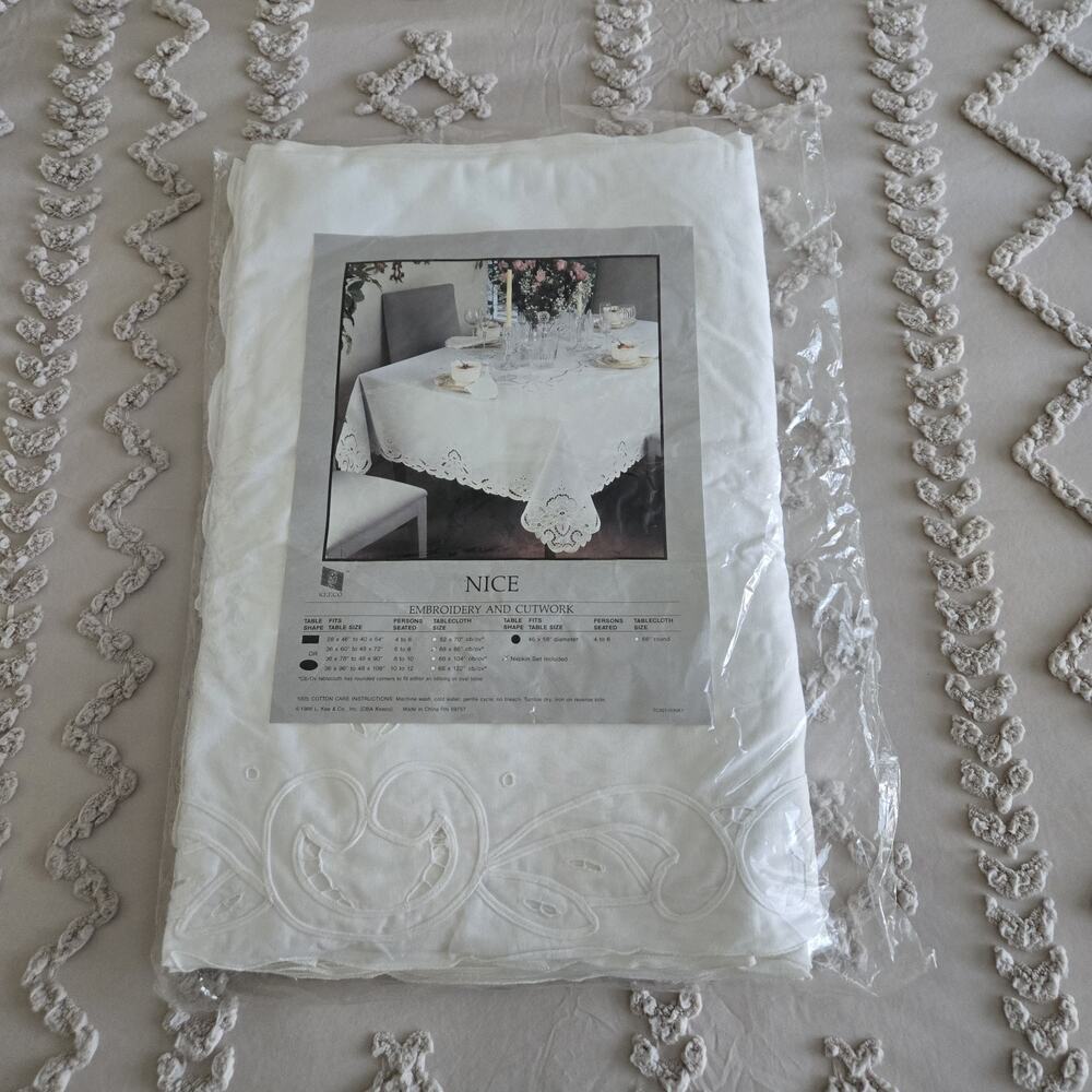 Vintage 80s Keeco Embroidered Cutwork Tablecloth Napkin Set White Cotton 68x86